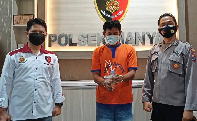 Asik Nyabu dalam Kabin, Sopir Truk Asal Cerme Gemetar Digerebek Polisi