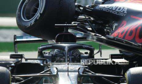 Lewis Hamilton Bersyukur Sistem Keamanan Mobil Selamatkannya