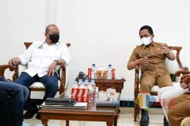 La Nyala Ke Lumajang, Cak Thoriq Wadul Masalah Air Bersih dan Korban Gempa