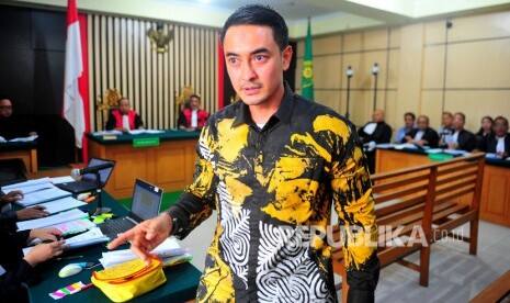 KPK Periksa 16 Orang Kasus `Ketok Palu` yang Seret Zumi Zola