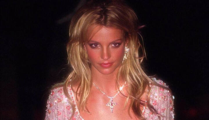 Pamer Cincin Berlian, Britney Spears Resmi Dilamar