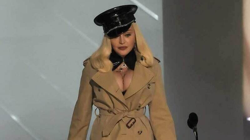 Sang Ratu Pop Buka Acara MTV VMA 2021