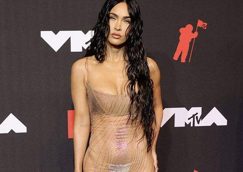 Pakai Gaun Transparan di MTV Movie Awards, Intip 5 Potret OOTD Menggoda Megan Fox