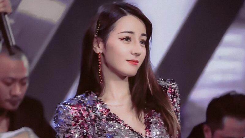 5 Pesona Dilraba Dilmurat, Perempuan Tercantik di Atas Gal Gadot dari Uighur