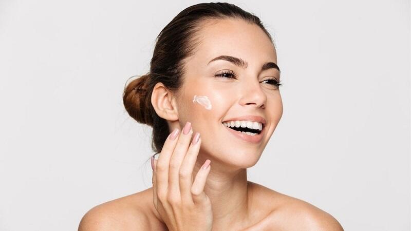 4 Langkah Rutinitas Kecantikan Bikin Kulit Glowing, Cantik Maksimal!