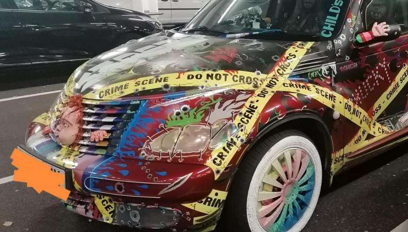Menyeramkan, Mobil Mewah Ini Dimodifikasi Bertema Film Horor Boneka Chucky