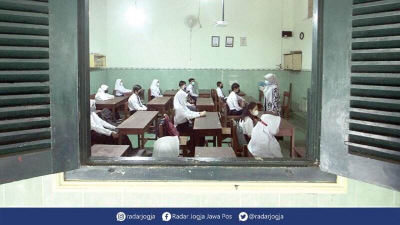 Pelaksanaan PTMT Diundur Pekan Depan
