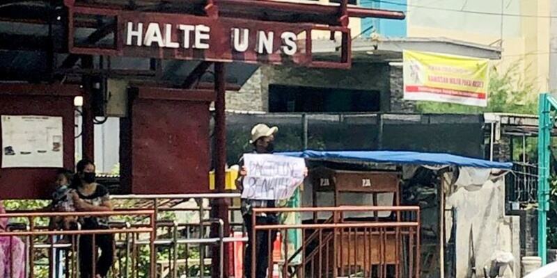 Penangkapan Mahasiswa Pembawa Poster Melanggar HAM, UUD dan Mengangkangi Jokowi