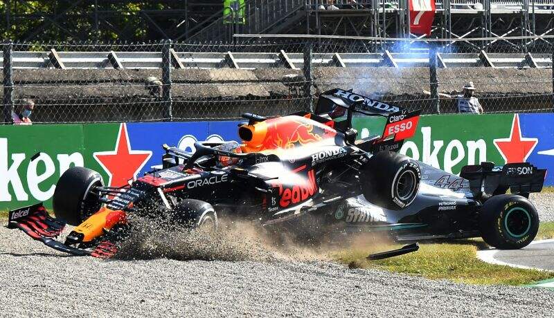 Max Verstappen Dihukum Turun 3 Posisi di F1 GP Rusia 2021, Lewis Hamilton Apresiasi Stewards
