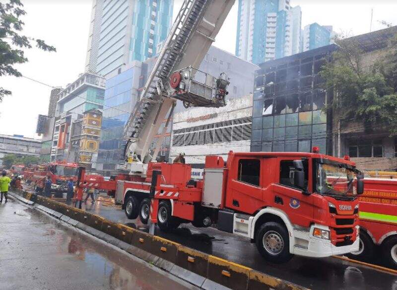 Jalan Gajah Mada Jakbar Ditutup Imbas Kebakaran Ruko