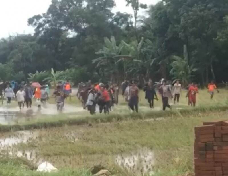 Cek Sawah saat Banjir Lagi Deras-derasnya, Petani di Lebak Tewas Terseret