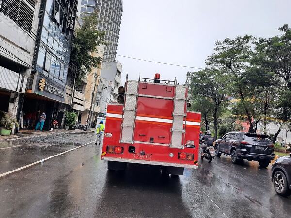 Kebakaran Ruko di Tamansari Berhasil Dipadamkan, Jalan Gadjah Mada Kembali Dibuka