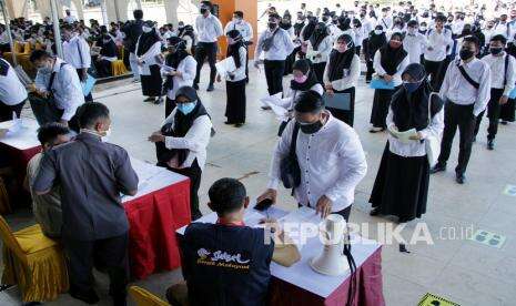 Puluhan Ribu Peserta Ikuti Seleksi Kompetensi Dasar CPNS