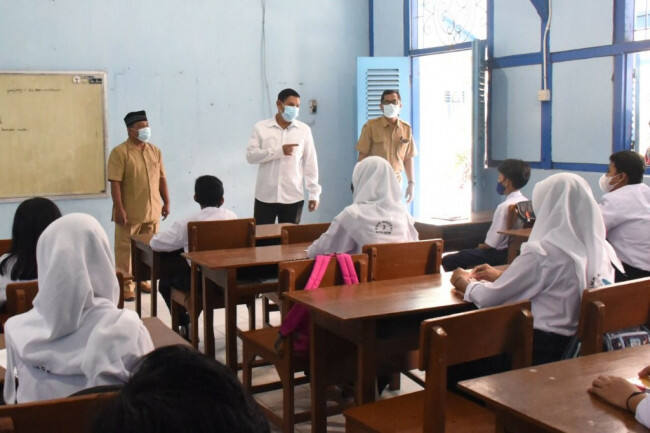 Wali Kota Kediri Keliling Tinjau Uji Coba Pembelajaran Tatap Muka Terbatas