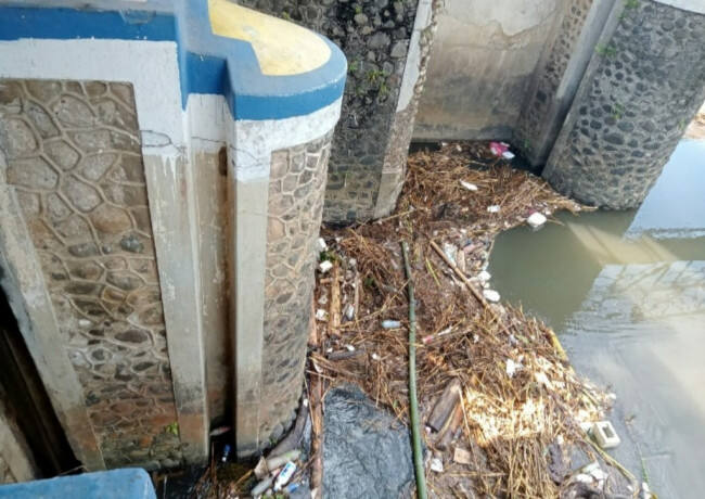 Dibungkus Tas Plastik, Bayi Lak-laki Dibuang ke Sungai