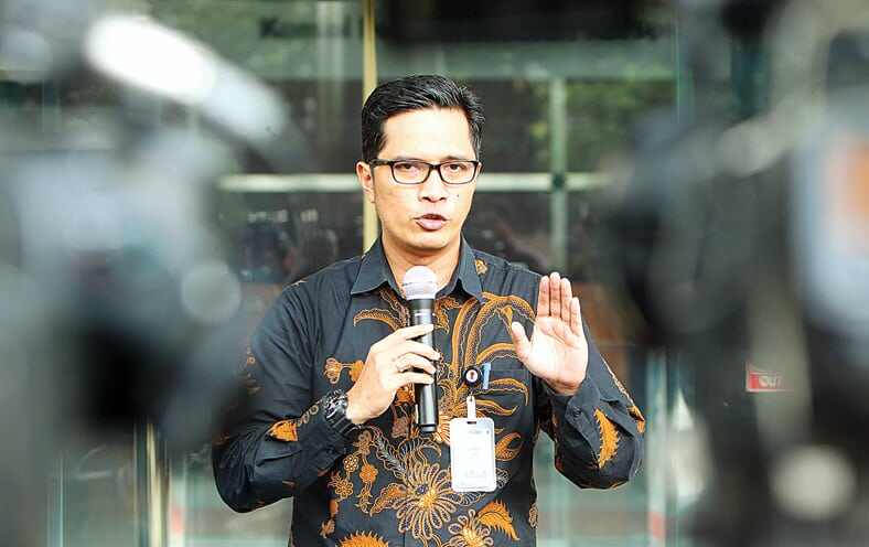 Febri: Warga Ditangkap saat Sampaikan Poster Rugikan Citra Presiden