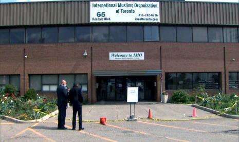 Muslim di Toronto Berbagi Makanan Kenang Penjaga Masjid