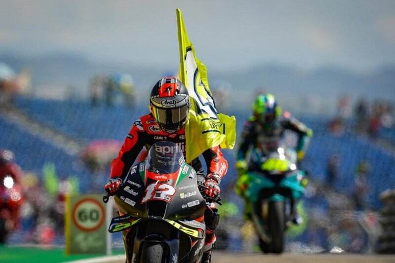 Valentino Rossi Yakin Maverick Vinales Jadi Lebih Baik Bersama Aprilia Gresini