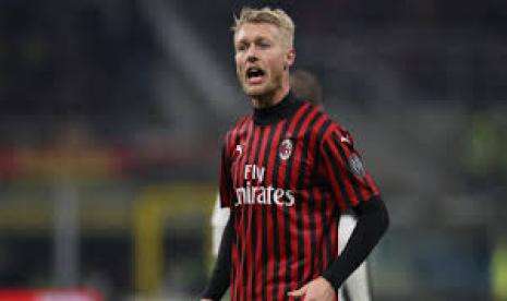 Bek AC Milan Kjaer Beri Peringatan untuk Liverpool