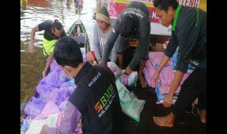 BMH Kirim Bantuan Untuk Korban Banjir Katingan, Kalteng