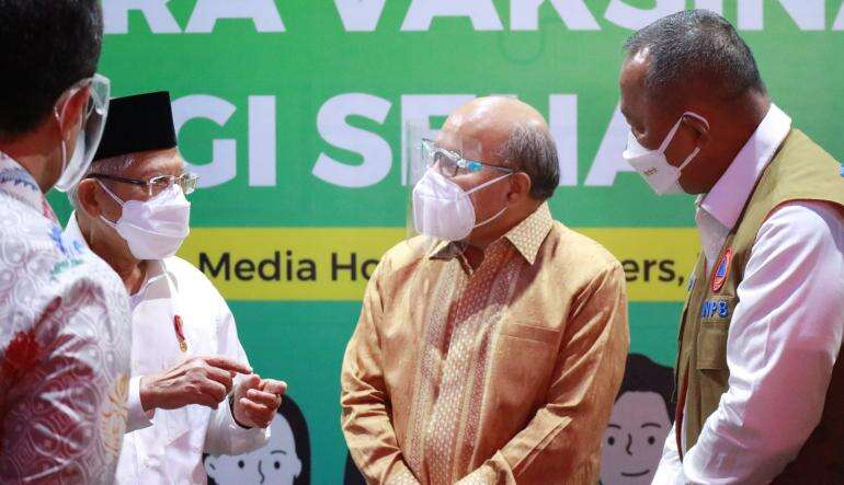 Ibaratkan Prokes Sebagai Payung Ganip: Tak Bisa Hentikan Hujan, Tapi Lindungi Diri
