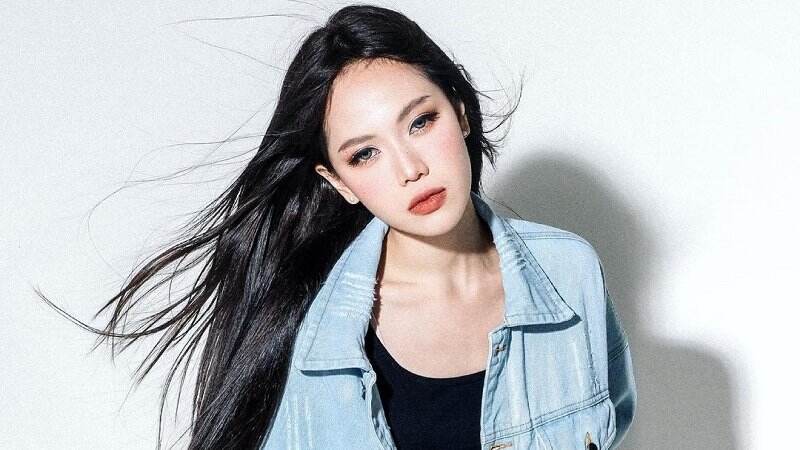 4 Potret Selebgram Cantik Asal Bandung yang Dijuluki `Joy Red Velvet Indonesia`