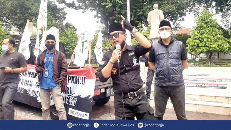 Unjuk Rasa Menolak PPKM Sempat Ricuh