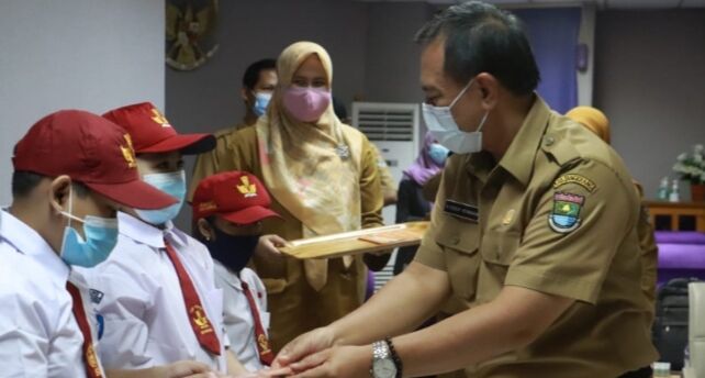 Edukasi Literasi Keuangan, Pelajar di Kabupaten Tangerang Kini Punya Rekening