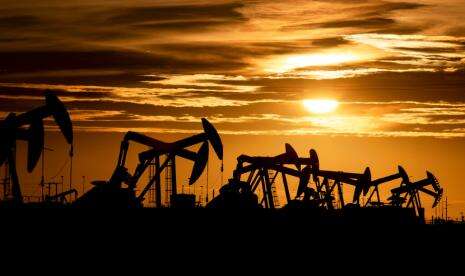 Sektor Energi AS Selamat dari Badai, Harga Minyak Naik Tipis