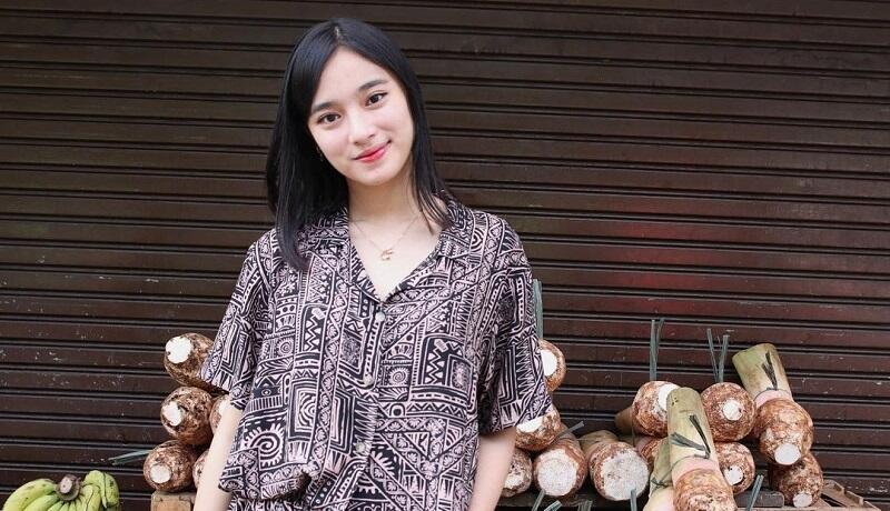 5 Potret Echi Unyu Asisten Cantik Baim Wong, Mirip Tatjana Saphira!