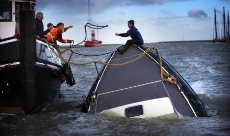 SAR Jakarta Cari Empat Kru KM Elang Laut yang Terbalik