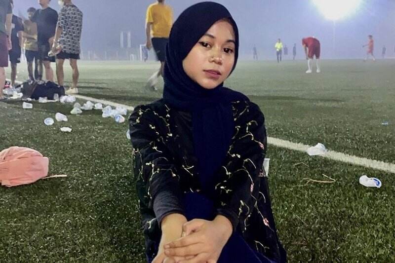 Cimoy Montok Lepas Hijab, Netizen: Jilat Ludah Sendiri