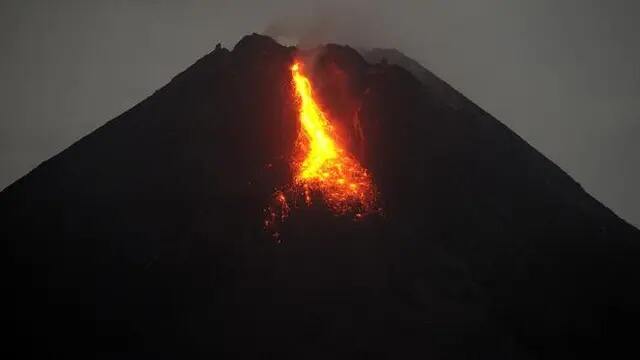 Gunung Merapi Semburkan 10 Kali Lava Pijar Sejauh 1.500 Meter