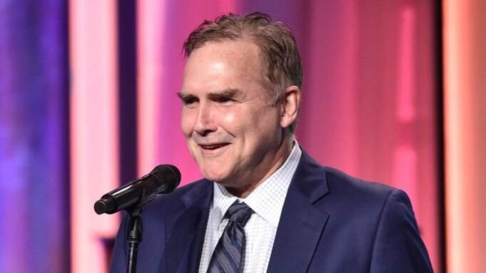 Komedian Norm Macdonald Meninggal Dunia Usai Berjuang Lawan Kanker