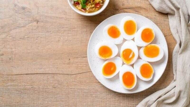 4 Risiko Berbahaya yang Akan Mengintai Penderita Diabetes Karena Makan Telur Asin, Ngeri!