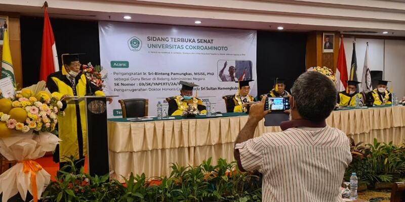 Sri Bintang Pamungkas Diangkat Jadi Gurubesar Bidang Hukum Administrasi Negara