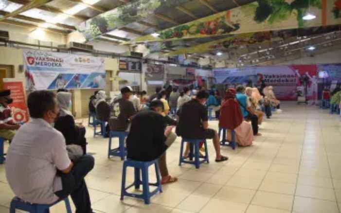 Bersinergi dengan Polres Depok dan LPS, UPNVJ Kembali Gelar Vaksinasi untuk Masyarakat