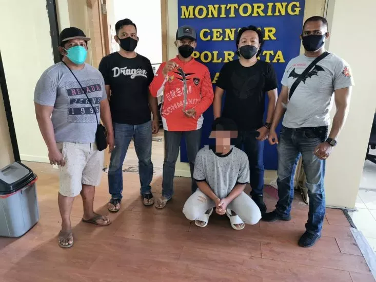 Paha Keponakannya Dipegang, Remaja Ini Ngamuk Tikam Temannya Berkali-kali
