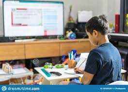 Orang Tua Harus Matikan HP dan TV Agar Anak Konsentrasi Belajar