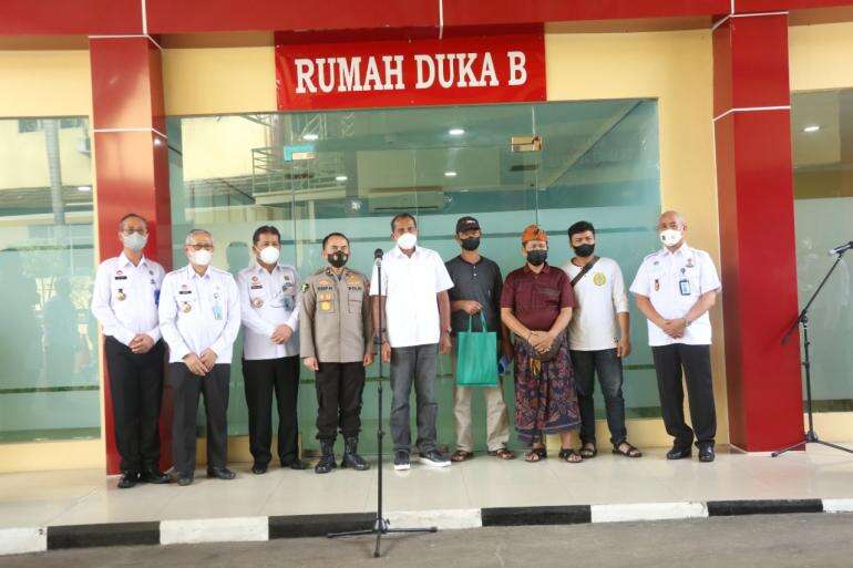 Serahkan Jenazah, Wamenkumham Sampaikan Duka Mendalam Buat Keluarga Korban Kebakaran Lapas