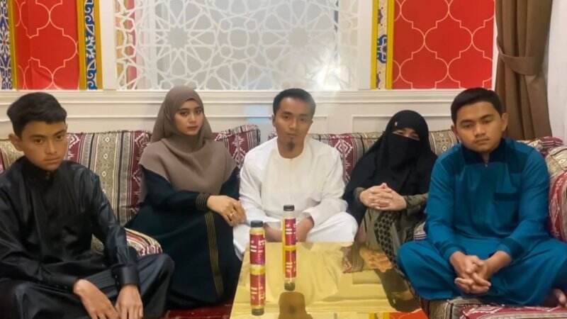 Ayahnya Tersandung Isu Penyimpangan Seksual, Taqy Malik Minta Maaf