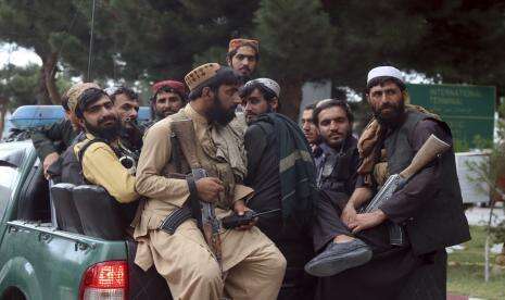 Taliban Gali Satu Ons Emas Per Hari di 180 Tempat Berbeda