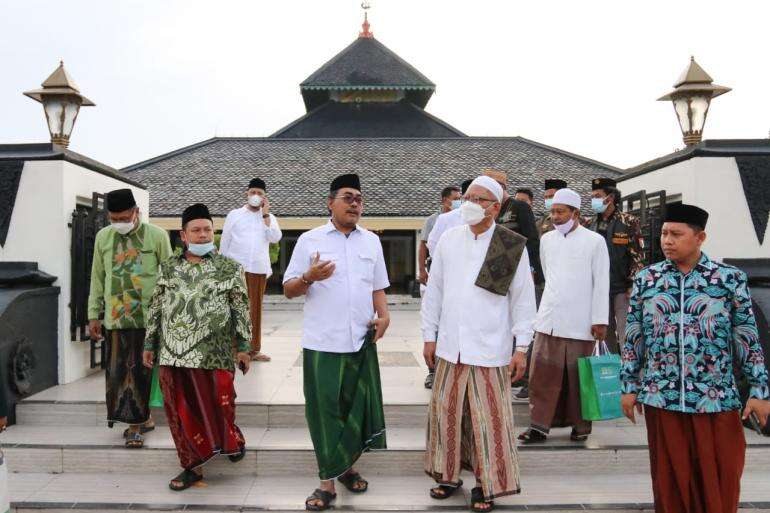 Ziarah Ke Makam Sunan Kalijogo Dan Raden Patah Gus Jazil: Jangan Lupakan Jasa Ulama