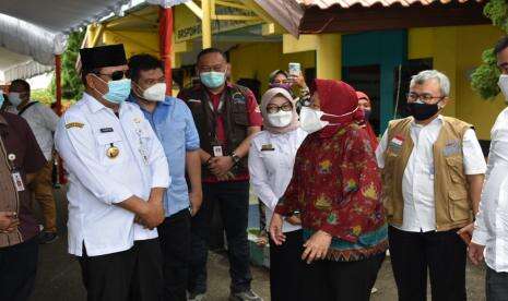 Risma di Kasel: Saya Harap Bansos tidak Ditahan