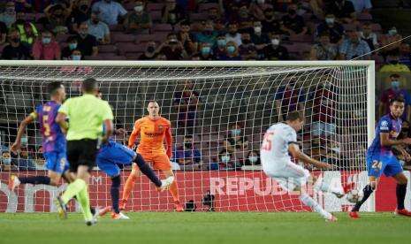 Pique Sedih Sergi Roberto Diejek Fans Barcelona