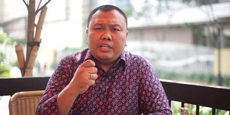 Kata Hensat, Untuk Bisa Tiga Periode Presiden Harus Merasa Populer