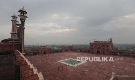 Masjid Bersejarah Begumpur India Butuh Perbaikan