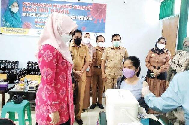 Dijamin Aman, TP PKK Mataram Ajak Ibu Hamil Vaksin Covid 19