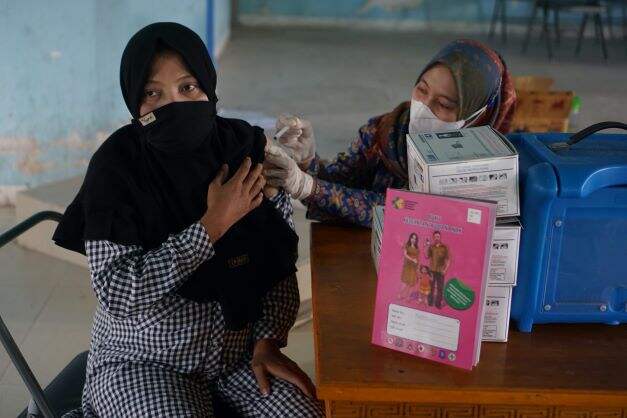 Dikes Lombok Timur Vaksin 1.822 Ibu Hamil dalam Sehari