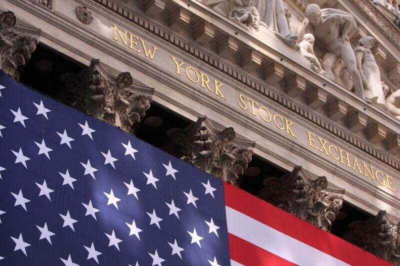 Wall Street Menguat Ditopang Kenaikan Harga Minyak Dunia